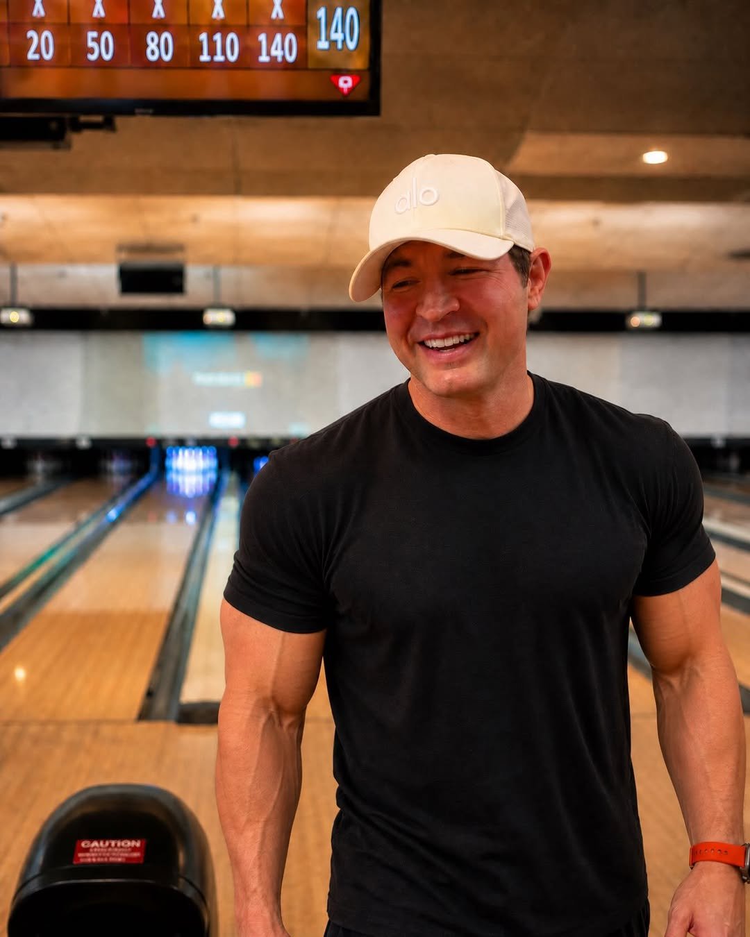 muscle 게시물 이미지: bowling or rolling with laughter...