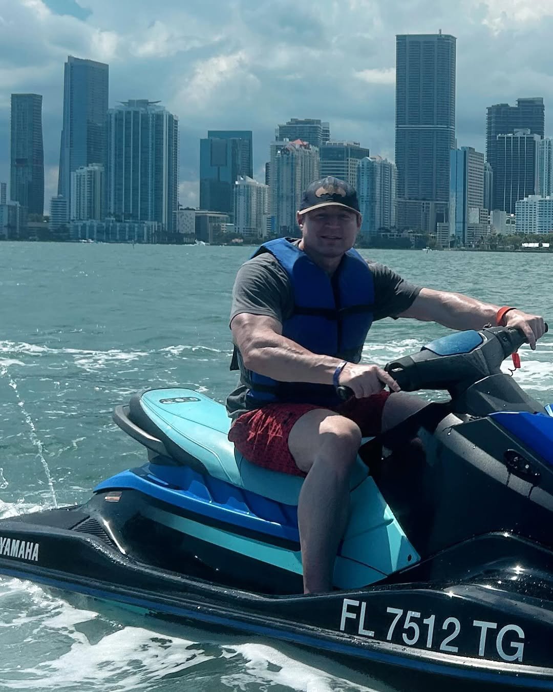 muscle 게시물 이미지: livin that Miami life 😅
.
#miami #miamibeach #life