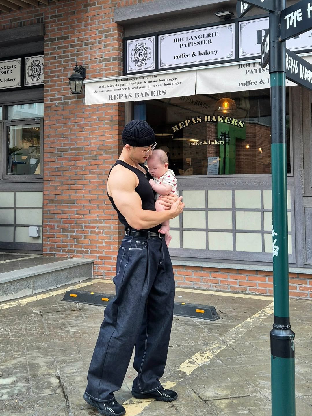 Photo by 상체충 좌용관🌐 on October 08, 2025.