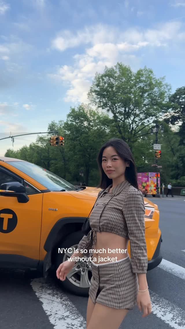 mvrychen 게시물 이미지: Happy NYC summer ⭐️🥨🍎

#nycsummer #summeroutfits