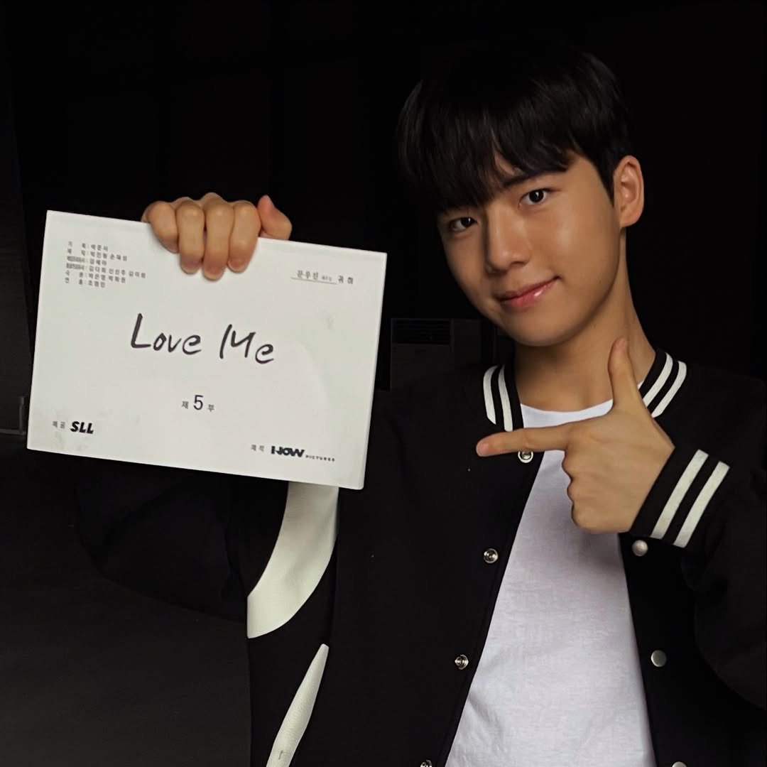 Photo by Moon woojin on December 29, 2025. May be an image of one or more people, bangs and text.