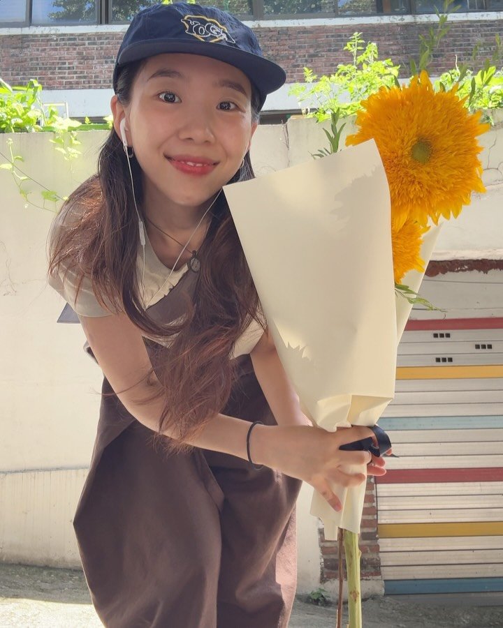 my_sunnyoga 게시물 이미지: 월요일 아침 눈을 뜨자마자

‘오늘은 꽃을 사야겠다!’ 

번뜩 스쳐가는 예쁜...