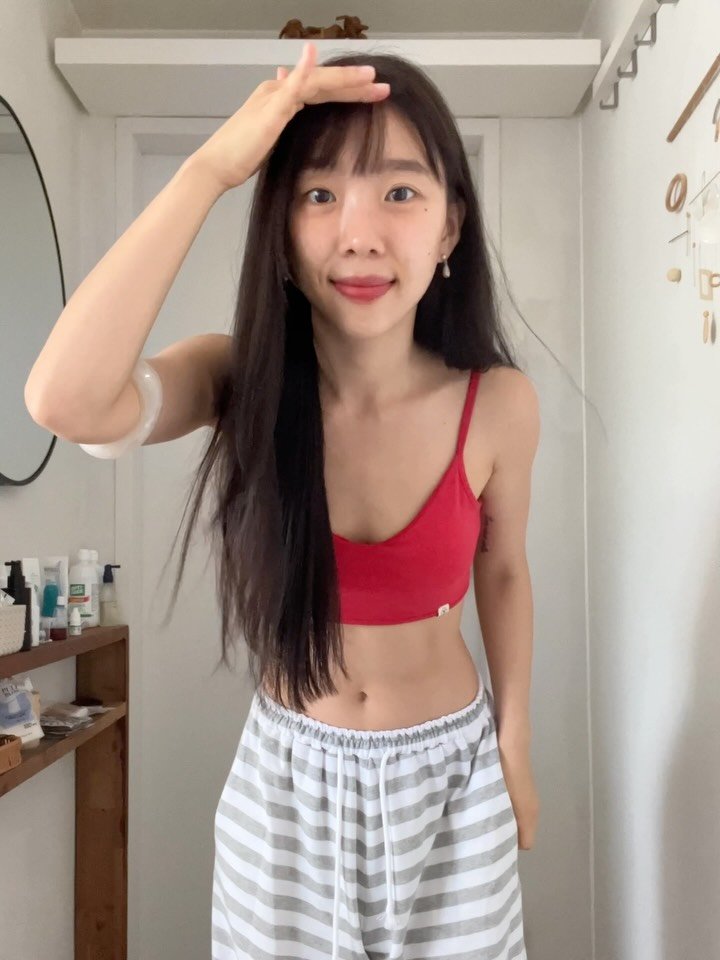 my_sunnyoga 게시물 이미지: 그냥 맑음복 사랑하는 맑음사장🌸☘️

앞머리 적응 중..🫧

제목이 귀여운 꽃이라길래..🌷