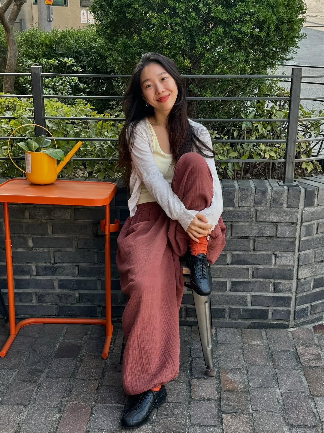 Photo shared by 요가 맑음☘️ on October 29, 2025 tagging @sunnyoga_bok, and @toewel_home. May be an image of turtleneck and text.