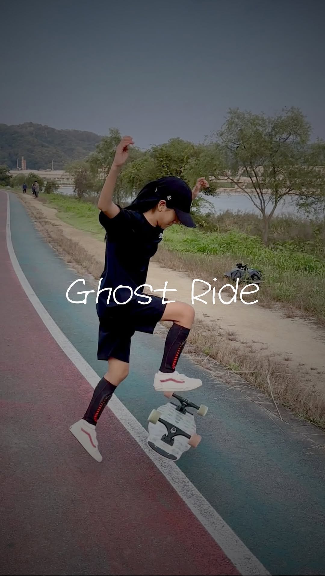 mygenediary 게시물 이미지: Ghost Ride Combo 👻

(2년 전 추석 🌾)
#롱보드...