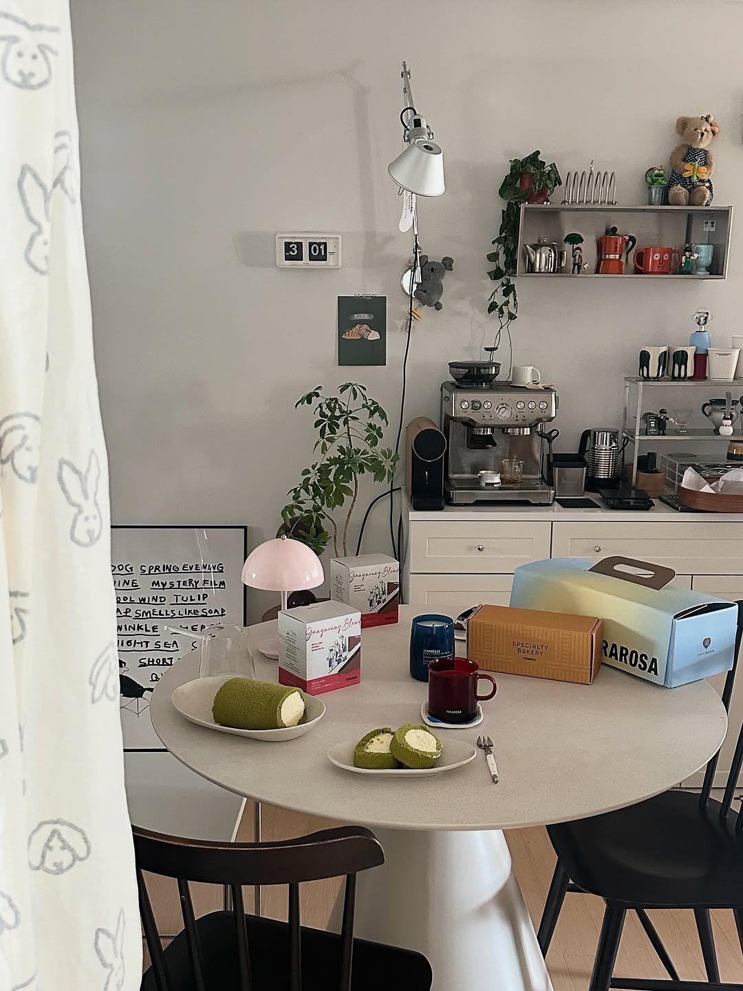 Photo shared by 혜미 ◡̈ on January 28, 2026 tagging @terarosacoffee. May be an image of table, kitchen table, house plant, dining table, indoors and text.