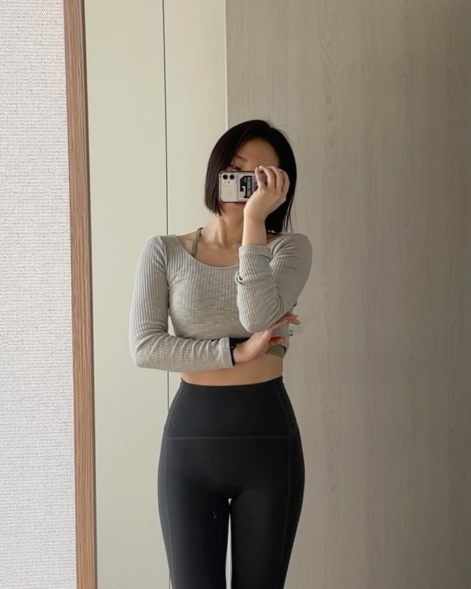 myo_nny 게시물 이미지: 저는 여성의 체형과 남성의 체형에는
분명히 차이가 있다고 생각해요

가장 큰 차이는...