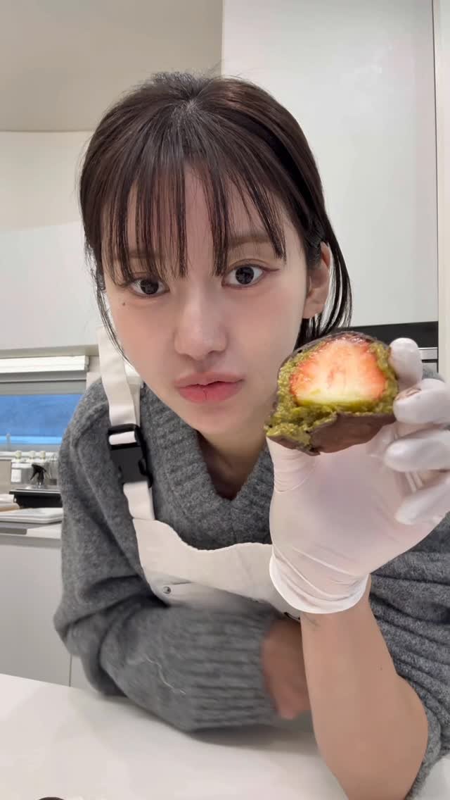 myo_share 게시물 이미지: #두쫀쿠먹방 #딸기두쫀쿠 
두쫀쿠 드실분