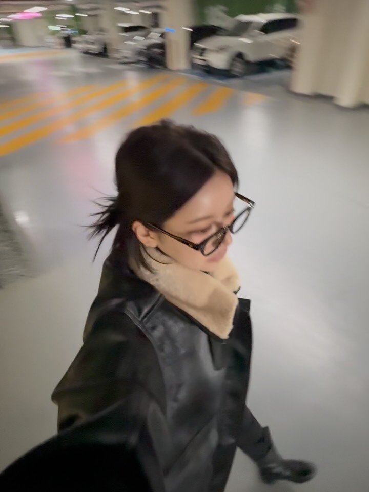 myo_share 게시물 이미지: 무스탕 문의 너무 많아서 
링크걸어둠 댓글달면 링크갈거에용!
개인적으로 완전 최근산...