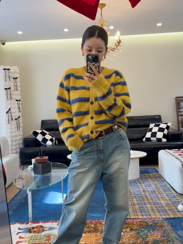 myo_share 게시물 이미지: 가디건 - 썬번프로젝트
바지 - 오버듀플레어
립- 아르떼신사 005번 어피어
컨실러...