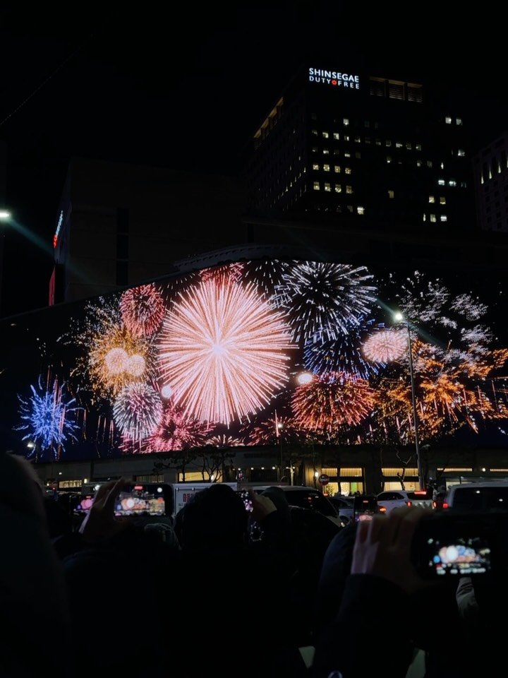 mys_topper 게시물 이미지: 매년 크리스마스는 저희 기념일인데
올해는 만난 지 10주년이 되는...