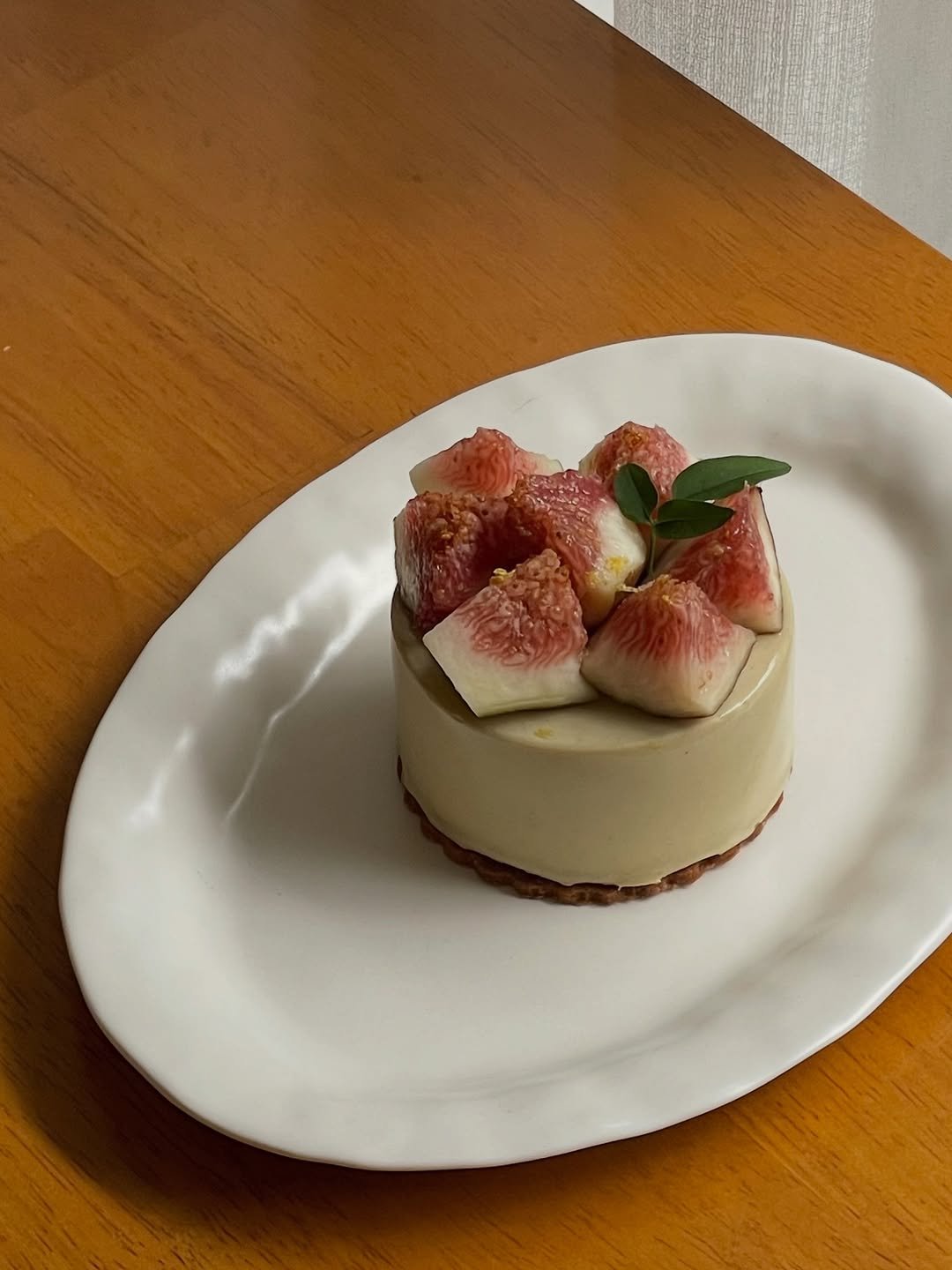 Photo by 나의작은케이크 • mytinycake • 작은케이크 •일산케이크 on August 14, 2025. May be an image of cake, strawberry, fig, tart, cheesecake and text.