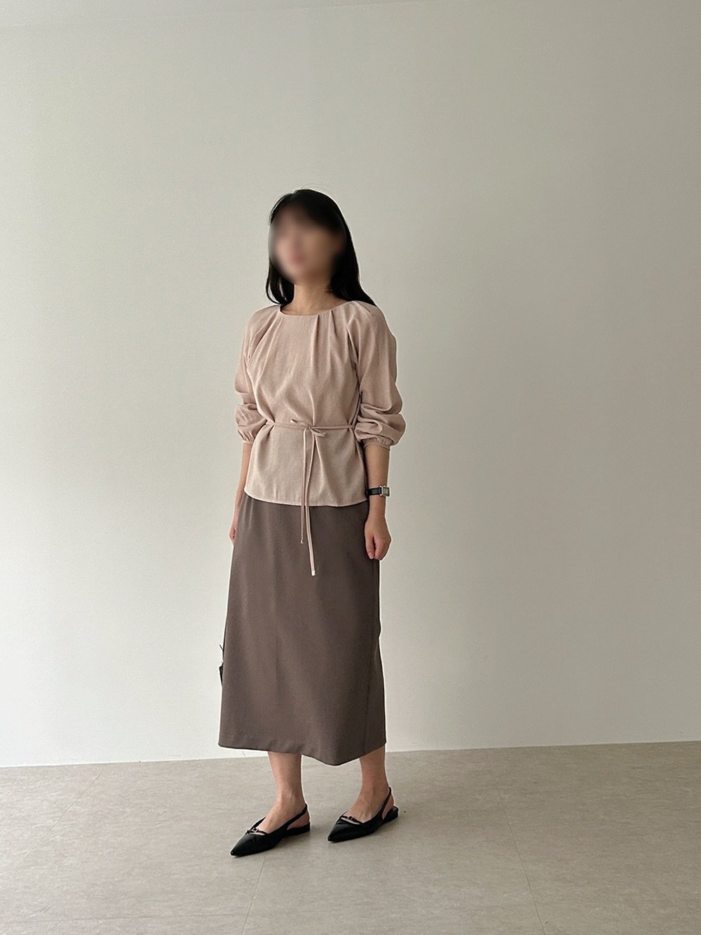 Photo by 마이요니 | 하비 맞춤제작 | 하체커버 코디맛집 on September 03, 2025. May be an image of 1 person, skirt and text.