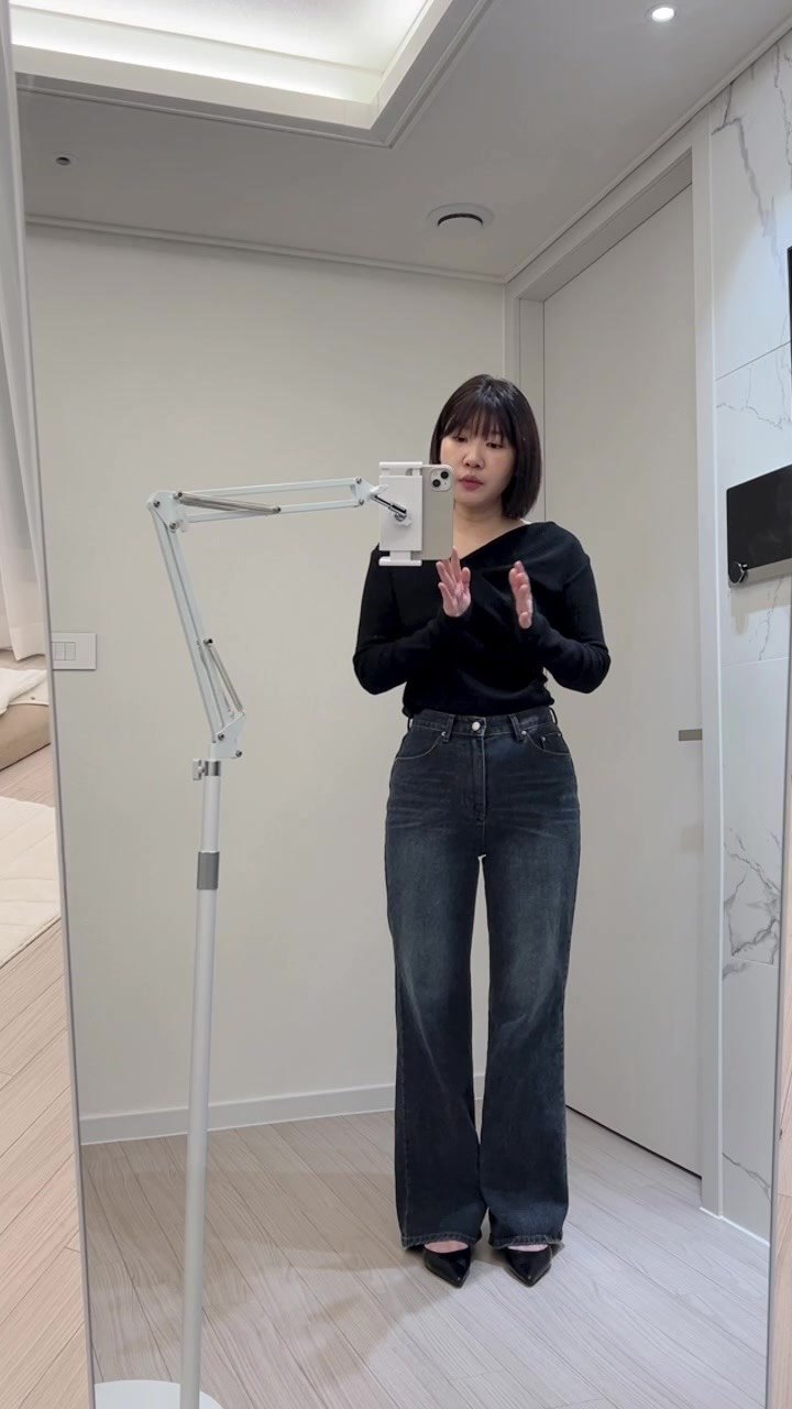 myyoni.official 게시물 이미지: 내일 오픈하는 프로퍼 세미부츠컷 청바지♥️