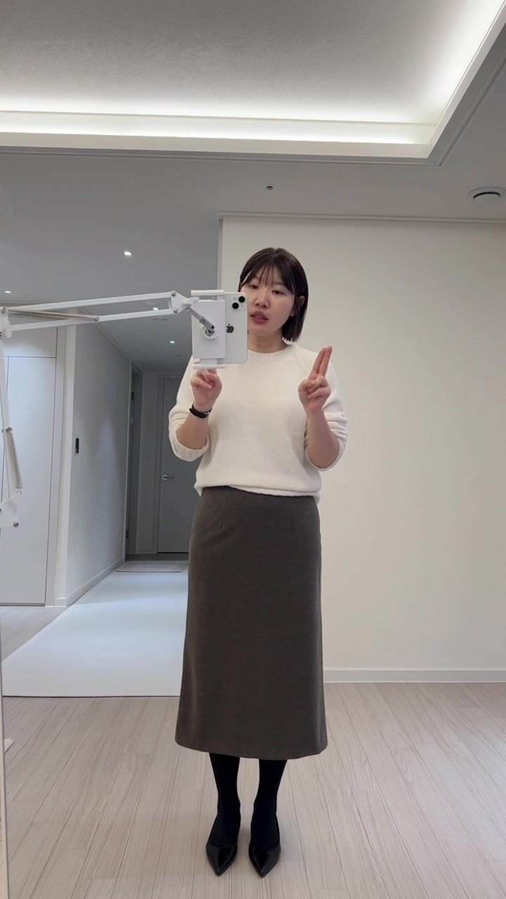 myyoni.official 게시물 이미지: 헤링본 h라인 스커트는 금요일 오후2시 오픈합니다♥️