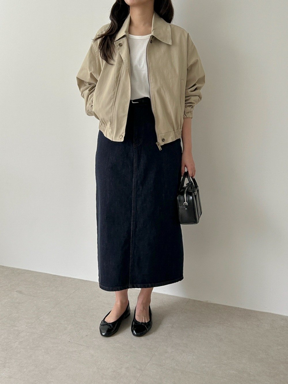Photo by 마이요니 | 하비 맞춤제작 | 하체커버 코디맛집 on September 15, 2025. May be an image of 1 person, jacket, skirt, coat and text.