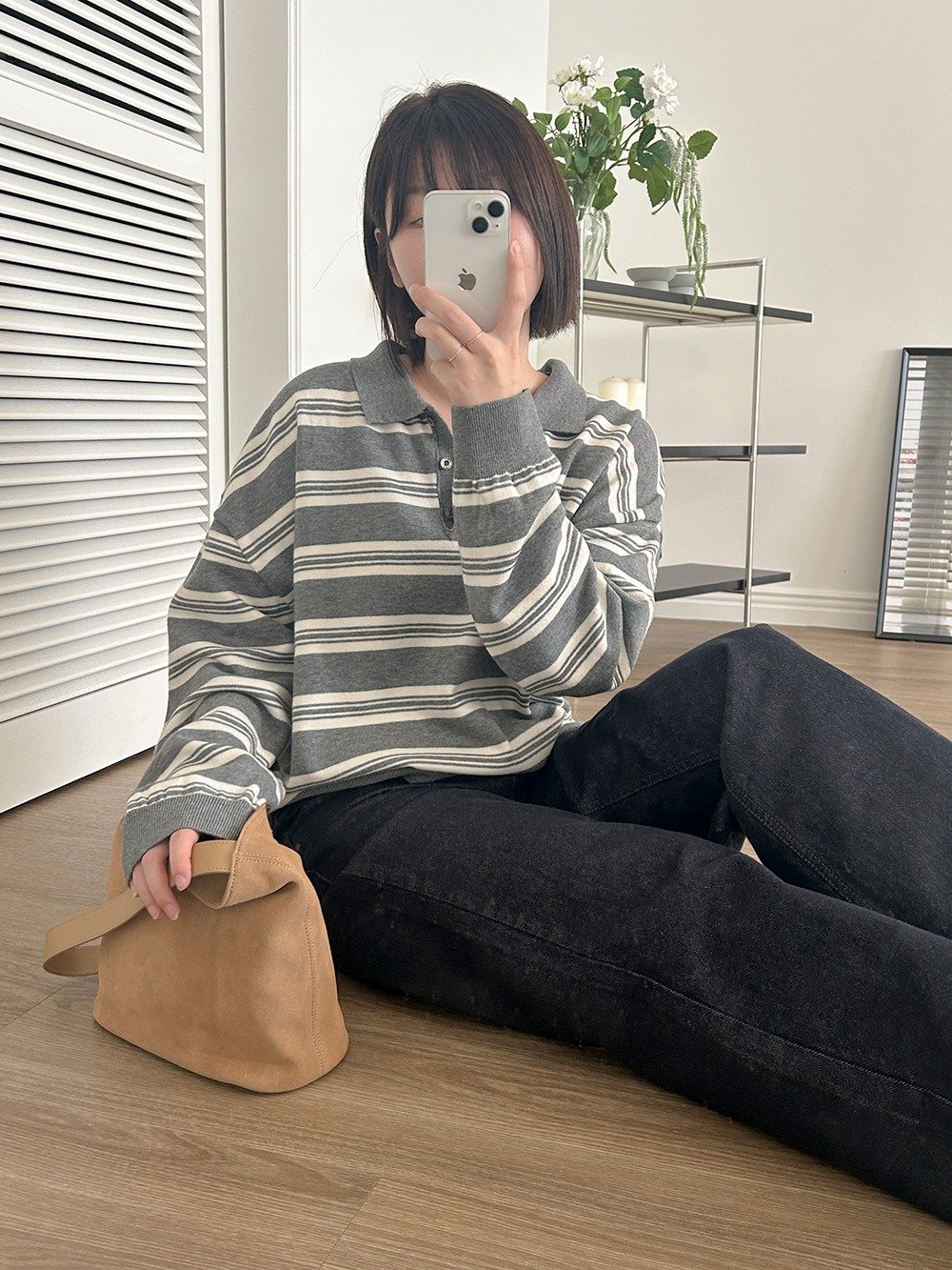 Photo by 마이요니 | 하비 맞춤제작 | 하체커버 코디맛집 on October 28, 2025. May be an image of duffle coat, sweater, top, cardigan, turtleneck, sweatshirt and text.