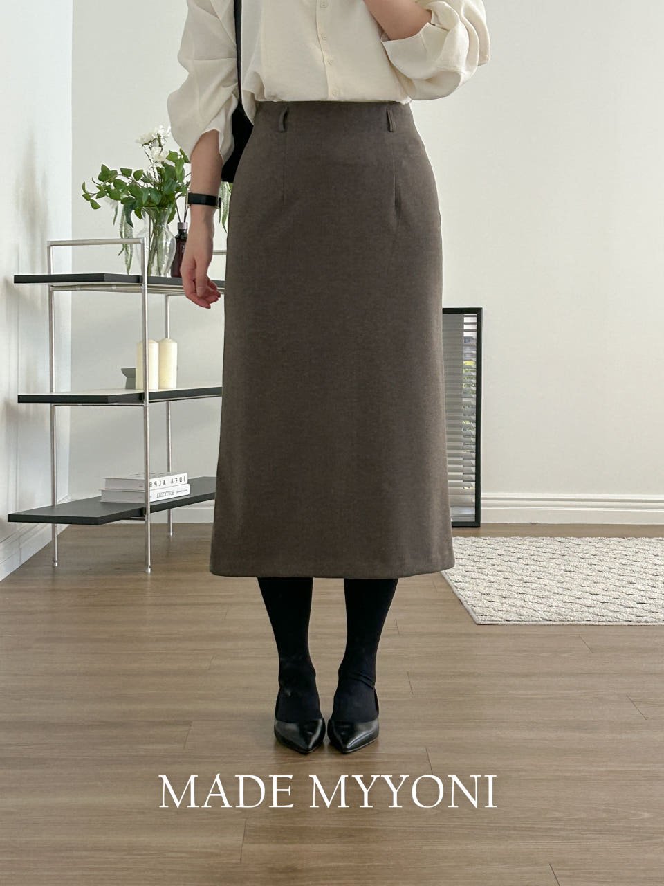 Photo by 마이요니 | 하비 맞춤제작 | 바지맛집 스커트맛집 on November 27, 2025. May be an image of wool, skirt and text.