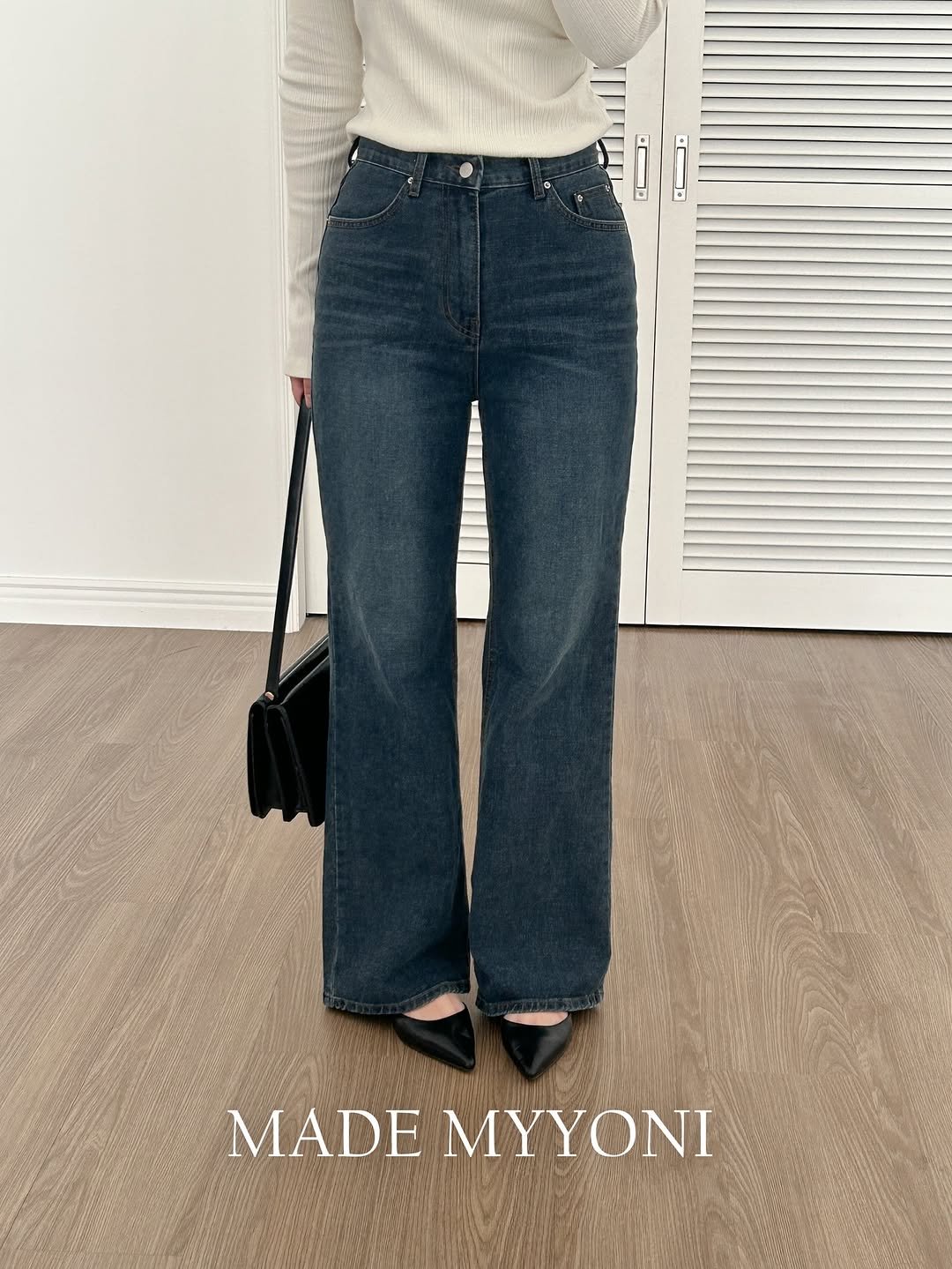 Photo by 마이요니 | 하비 맞춤제작 | 하체커버 코디맛집 on November 12, 2025. May be an image of turtleneck and text that says 'MADE ΜΥΥΟΝΙ'.