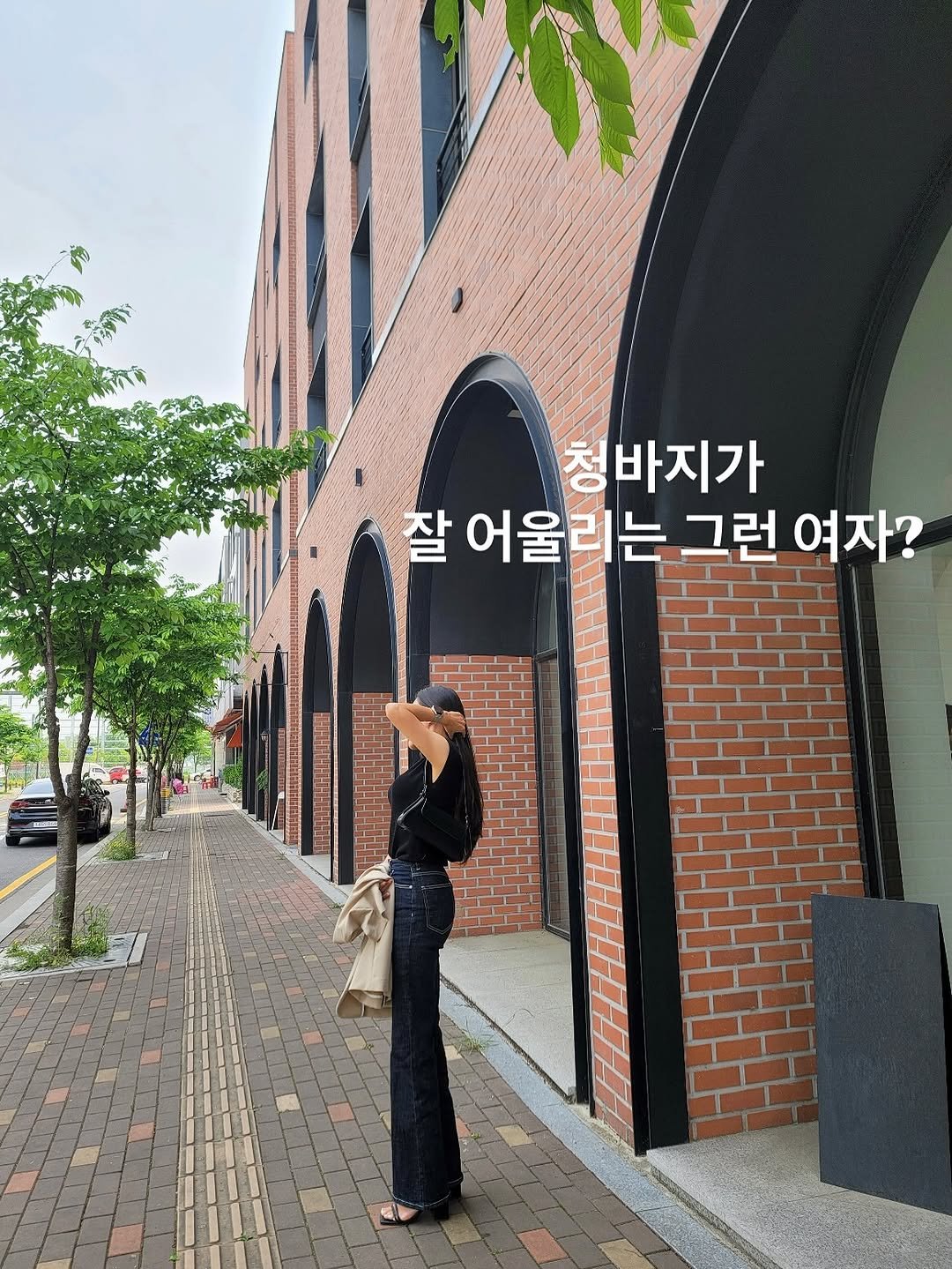 Photo by 유지어터 jiny :) on June 16, 2025. May be an image of 1 person, Gyeongbokgung Palace and text.