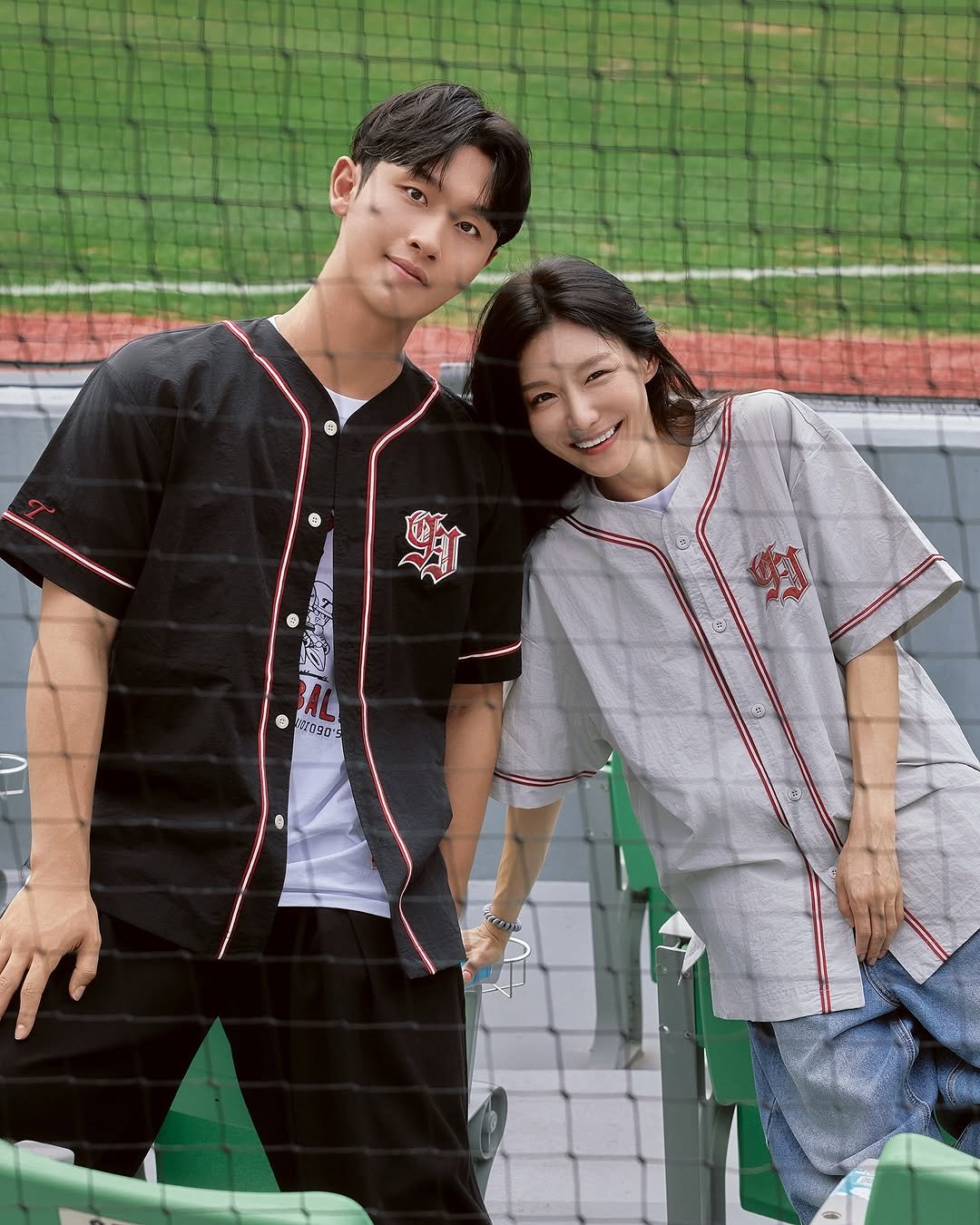 Photo shared by 나코깅 🍑 on September 09, 2025 tagging @shin_so_yul, @1993studio_official, and @lgtwinsbaseballclub. May be an image of 2 people, people playing baseball, top and text.