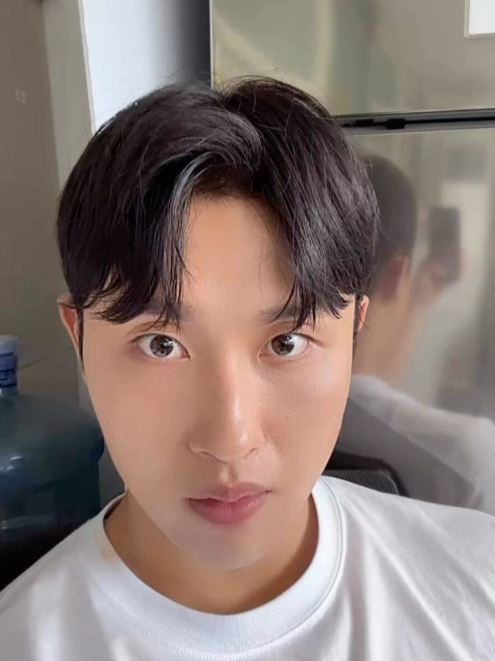 na_koging 게시물 이미지: 어제 스토리들 반응이 좋아서 피드로 남겨놓을게요
-
제가 봐도 저 인간미 D지는 것...