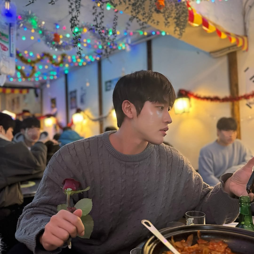 Photo by 나코깅 🍑 on December 15, 2025. May be an image of text.