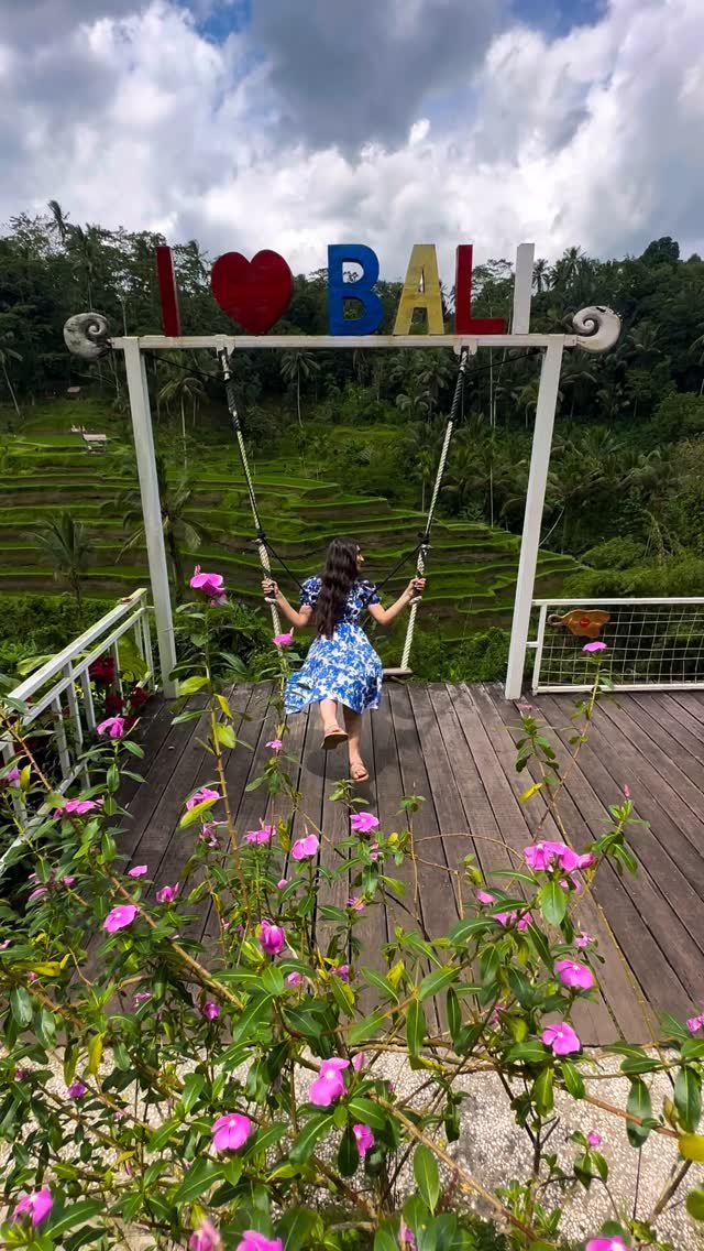 nadin_barzi 게시물 이미지: Happiness looks like this 💙🌺