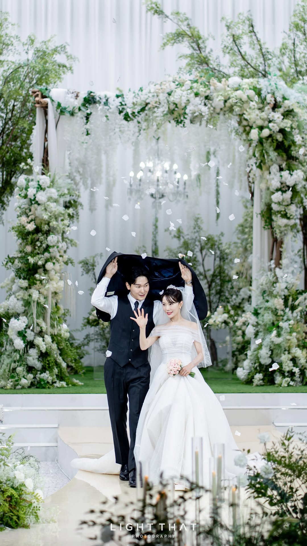 nae_leee 게시물 이미지: 결혼 1달차🩷
25.09.20🤵👰‍♀️💍

#신부입장 #프리티걸 #신부입장곡 #결혼...