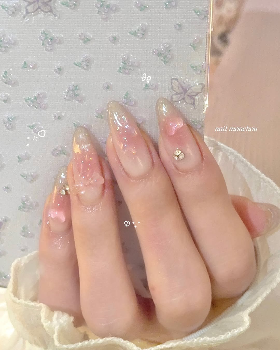 nail.monchou__ 게시물 이미지: 𝚊𝚛𝚝 𝚋𝚢 𝚗𝚊𝚒𝚕 𝚖𝚘𝚗𝚌𝚑𝚘𝚞 ⑅˚ ₊ 𝜗𝜚 
7월아트로 올릴지 말지는...