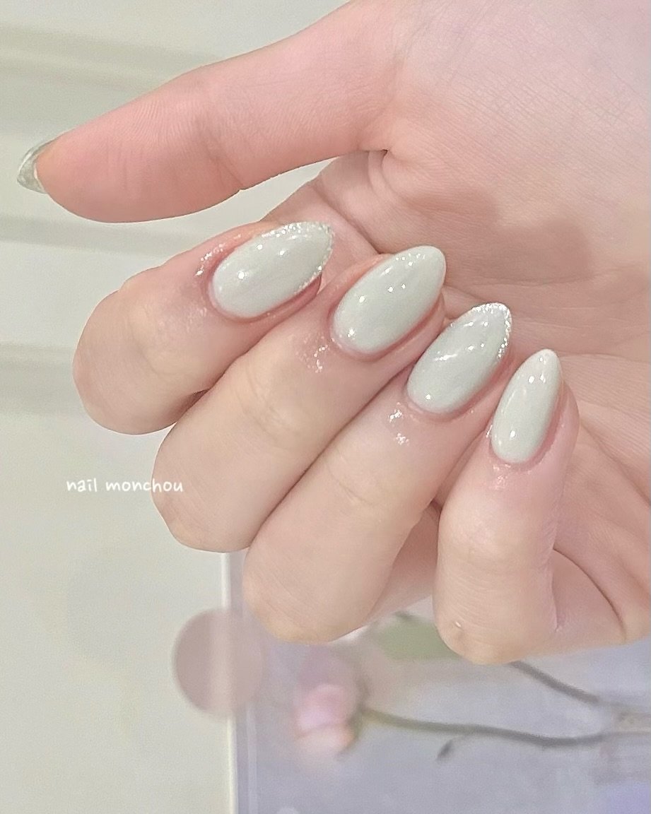 Photo by 인계동네일•수원네일•수원시청네일 | 네일몽슈 🦢🤍 on March 18, 2026. May be an image of one or more people, fingernails and text that says 'nail monchou'.