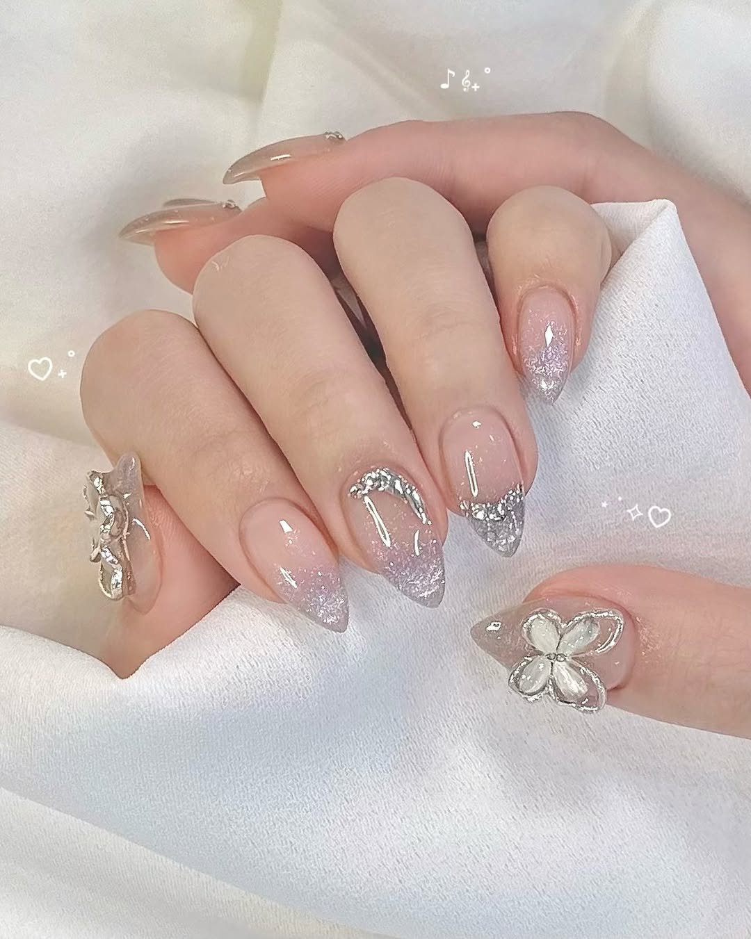 Photo by 인계동네일•수원네일•수원시청네일 | 네일몽슈 🦢🤍 in 수원 인계동. May be an image of one or more people, fingernails and text.