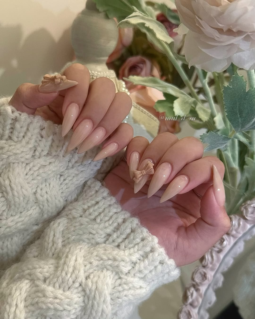 nail_d_su 게시물 이미지: ⠀
⠀
 price_80,000

───────── ౨ৎ ─────────

피드속...