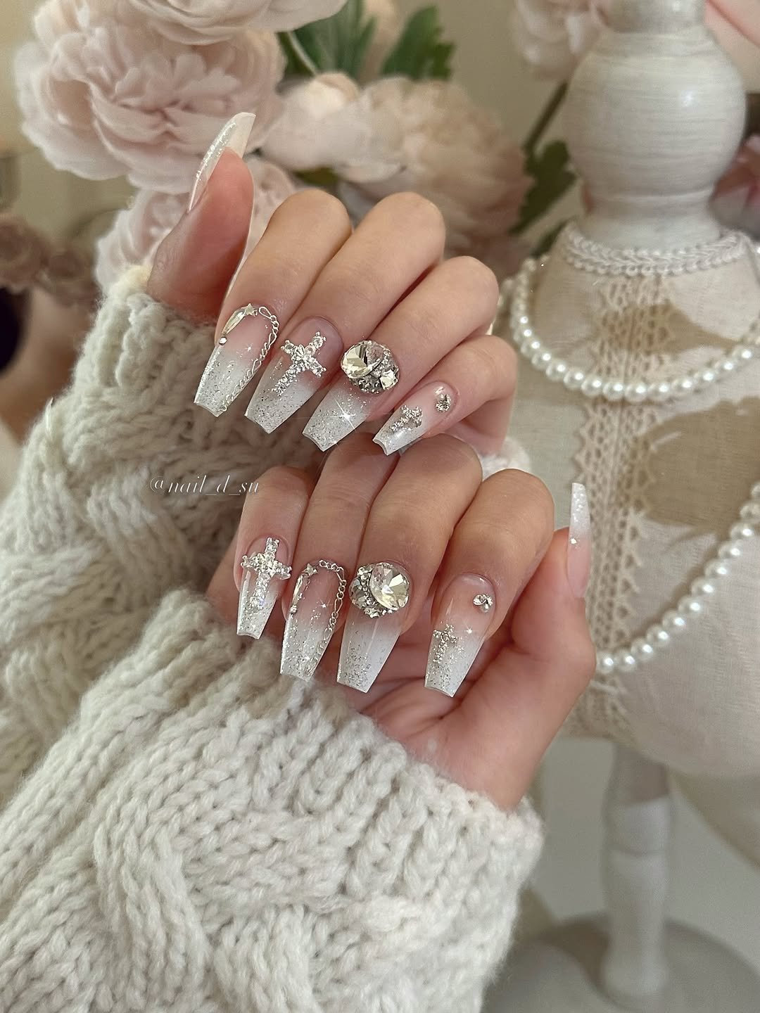 nail_d_su 게시물 이미지: ⠀
⠀
 price_99,000

───────── ౨ৎ ─────────

피드속...