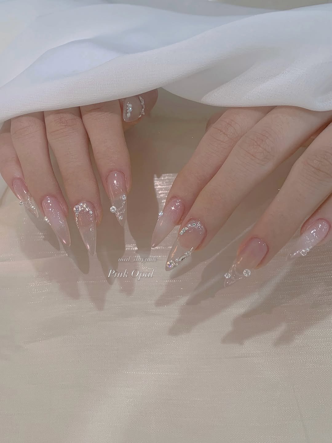 nail_dayjude 게시물 이미지: 핑크오팔ღ
사전예약디자인

“그냥 쌤이 하고 싶은 걸로““다만 블링블링하게”
울...