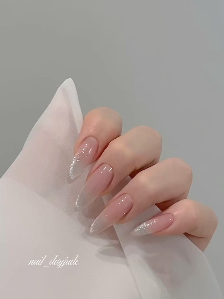 nail_dayjude 게시물 이미지: 연:록

다 예뻐서 두 개만 고르기 힘들었어요🌿

@by_muse_official 
#연록