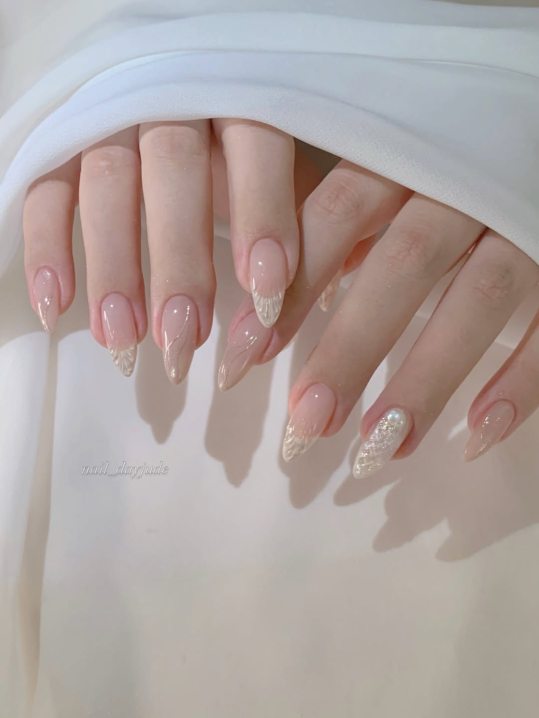 nail_dayjude 게시물 이미지: 𝑀𝑜𝓉𝒽𝑒𝓇 𝑜𝒻 𝒫𝑒𝒶𝓇𝓁🐚𓇼
사전예약 디자인

넬데주드만의 베이지 여름...
