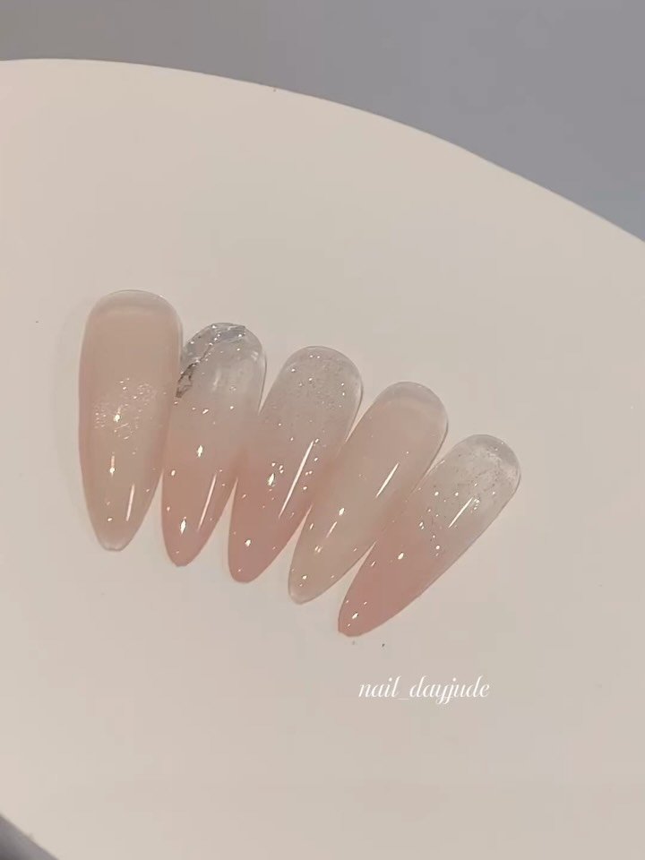 nail_dayjude 게시물 이미지: 누드글로우

@bessienail_official 
#미스트