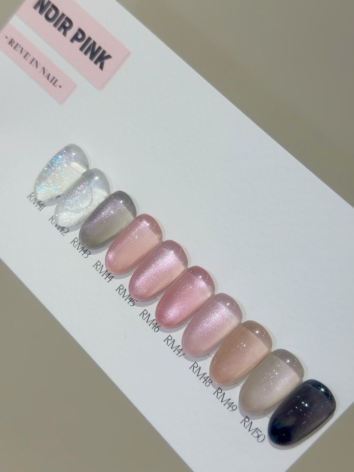 nail_ilang 게시물 이미지: @reveinnail_korea 
역시나 버릴컬러가 없지😎 

레이어드할 글리터까지완벽💓