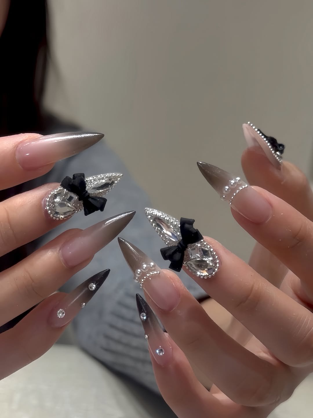 Photo by * ﻿﻿ℕ𝕒𝕚𝕝, 𝕀𝕝𝕒𝕟𝕘[네일,일랑] 부평네일|송도네일|청라네일|연장네일|스톤네일| in 부평구청역. May be an image of one or more people, fingernails and text.