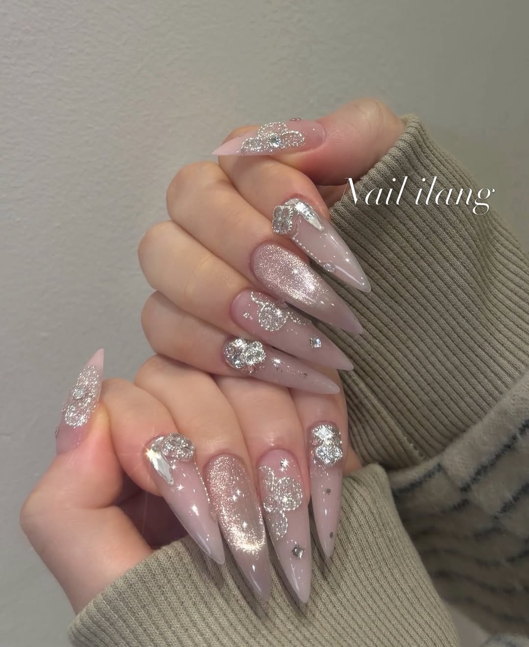 Photo by * ﻿﻿ℕ𝕒𝕚𝕝, 𝕀𝕝𝕒𝕟𝕘[네일,일랑] 부평네일|송도네일|청라네일|연장네일|스톤네일| in 부평구청역. May be an image of one or more people, fingernails and text.