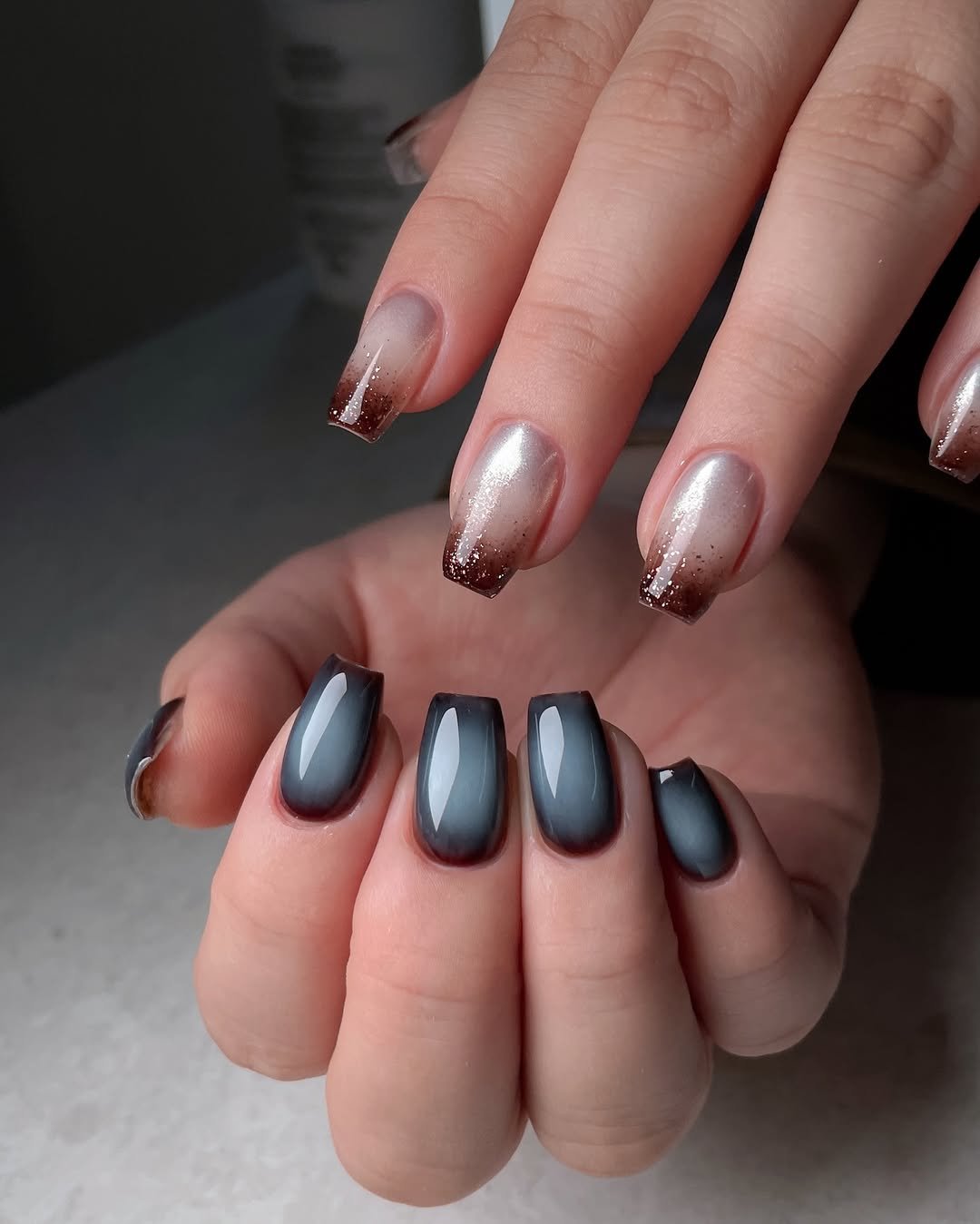 Photo shared by 네일루화 - 망원네일 합정네일 홍대네일 on April 27, 2026 tagging @amingoofficial, @rozyhip_official, and @reveinnail_korea. May be an image of one or more people, fingernails and text.