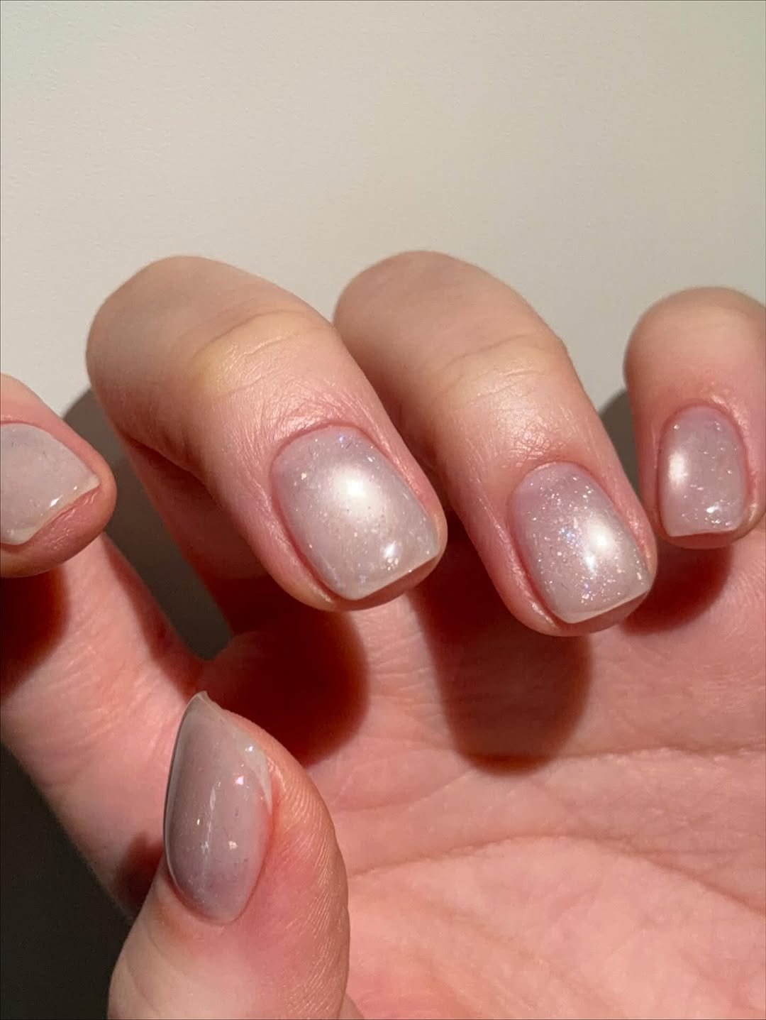 Photo shared by 네일미뉴 𝗺𝗶𝗻𝗲𝘄 | 안산네일 고잔동네일 on November 11, 2025 tagging @candygel_korea. May be an image of one or more people, fingernails and text.