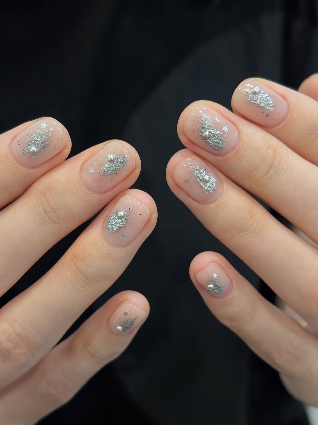 nail_minew 게시물 이미지: 7,8월 4번🩶

⠀ ⠀ 
⠀
⠀ 
디자인 사용 시 출처 남겨주세요🙇🏻‍♀️...