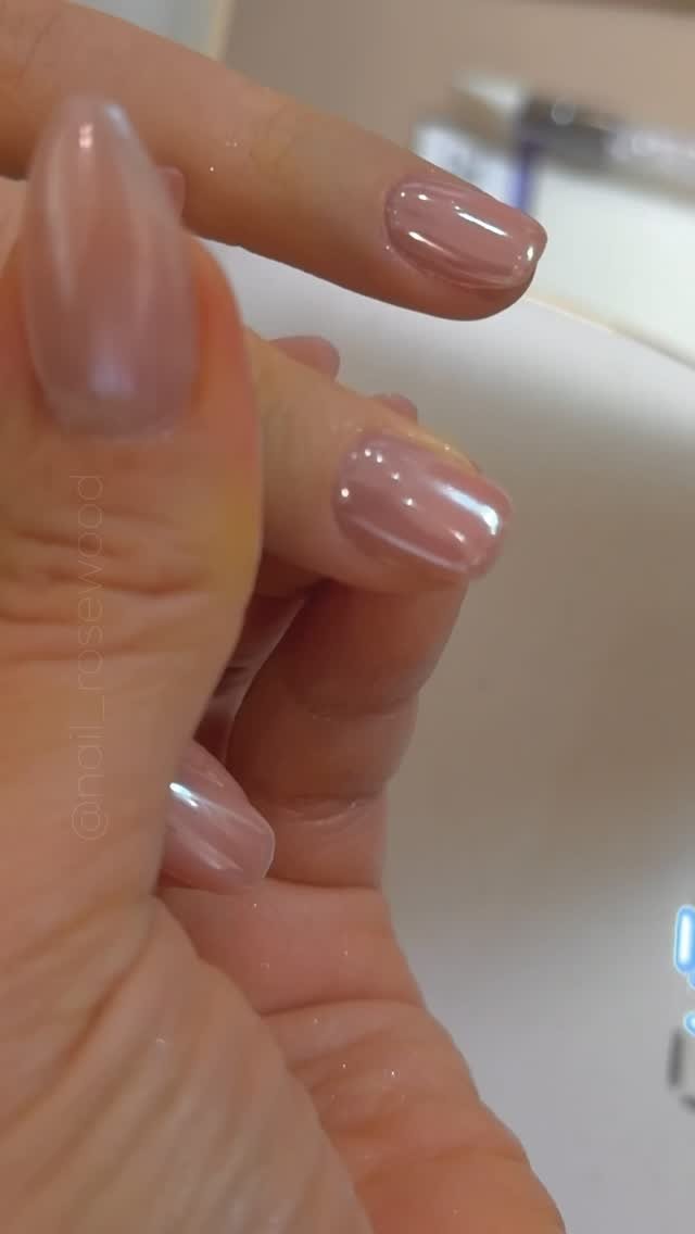 nail_rosewood 게시물 이미지: powder nails 🤍
글레이즈 너무 이쁘죠 ! 파우더네일 1등...