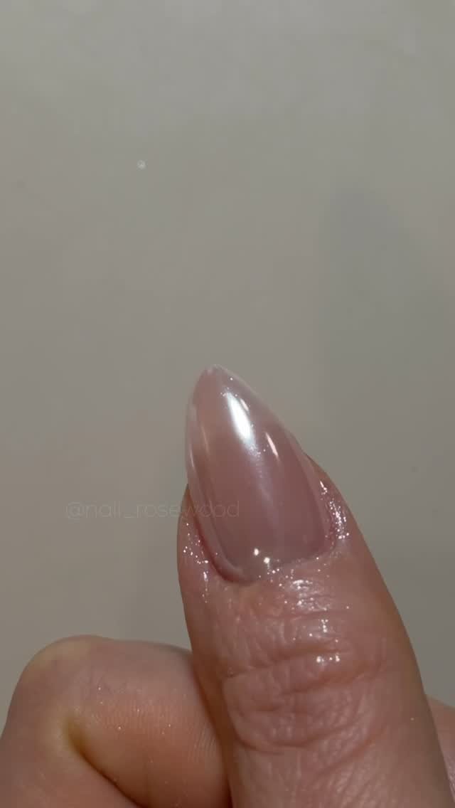 nail_rosewood 게시물 이미지: 글레이즈드 넬 1등 🫶🏼✨🤍💖
파우더 하고 싶어 지는 영상을 보고 계십니당...