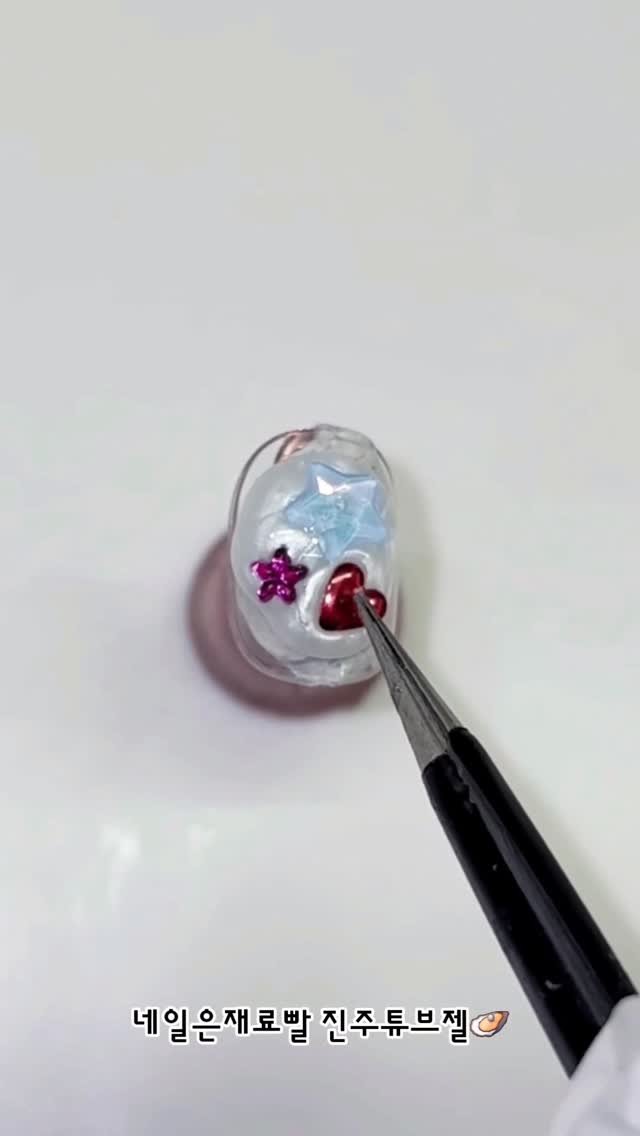 nailbbal 게시물 이미지: #튜브젤 (진주컬러)
여름이 오고있는걸 체감해요🩷
튜브젤 판매량이 늘어날수록 여름이...