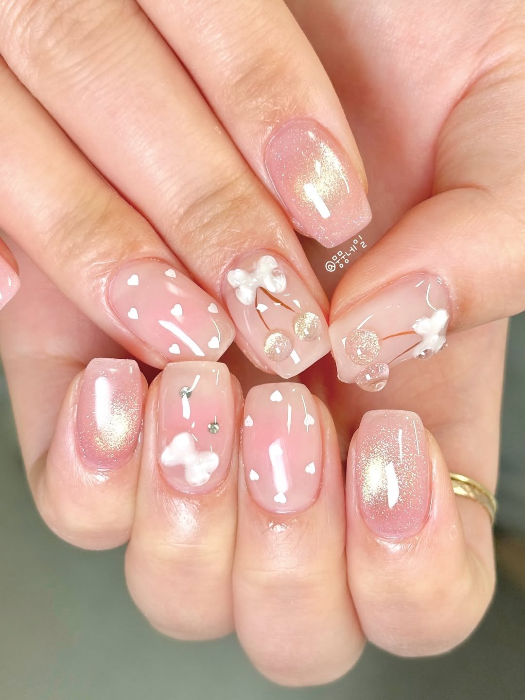 nailbbal 게시물 이미지: 오늘도 귀여운 뭉뭉네일ღ ꒰ᐢ⸝⸝• ·̭ •⸝⸝ᐢ꒱ ღ
.

실물 절대 못담는...