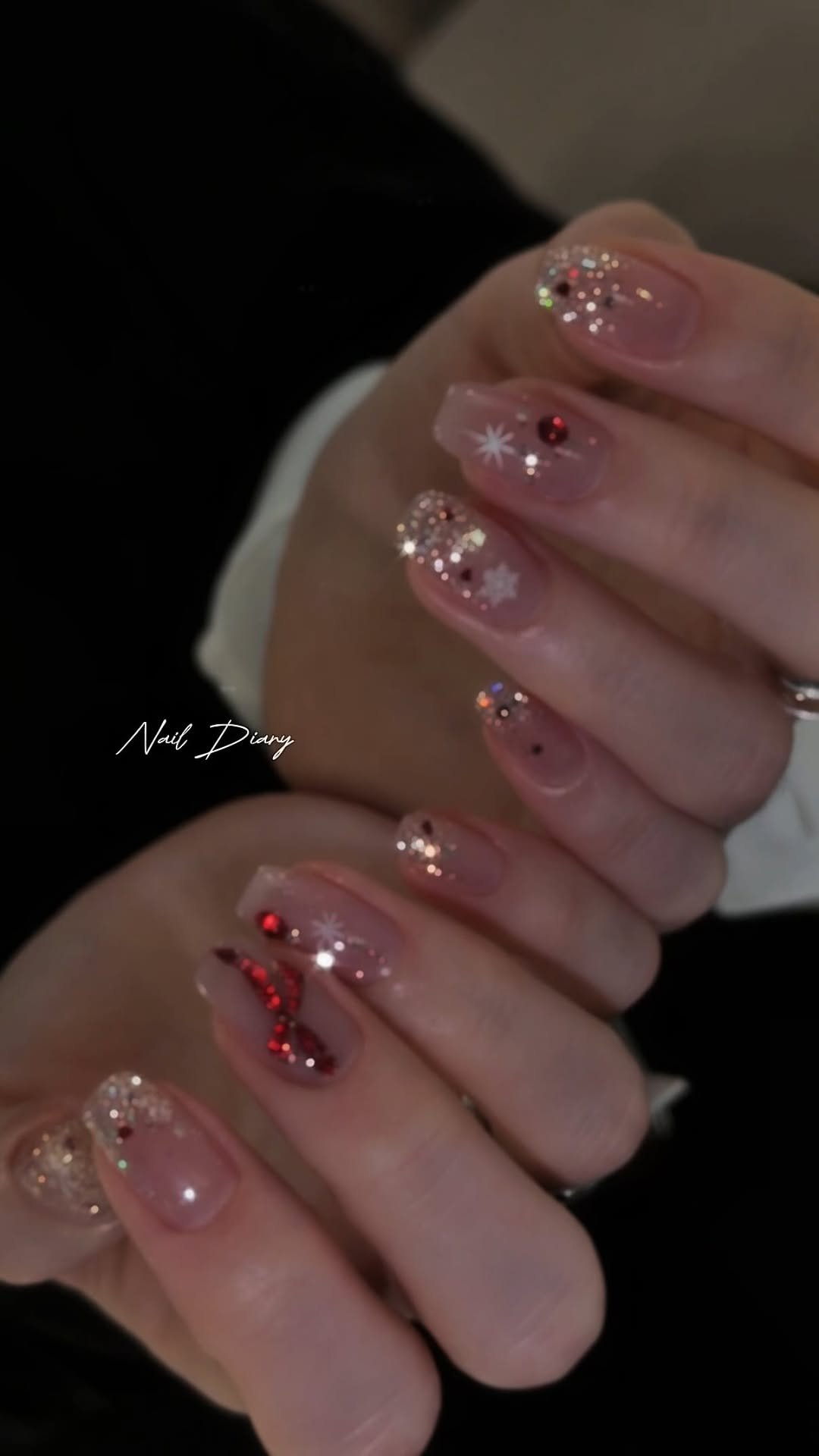 naildiary0 게시물 이미지: 클스마스엔 화려한게 제맛이라눈 울고객님들🤭🎄
시술후에 넘 좋아하시는 모습
넘...