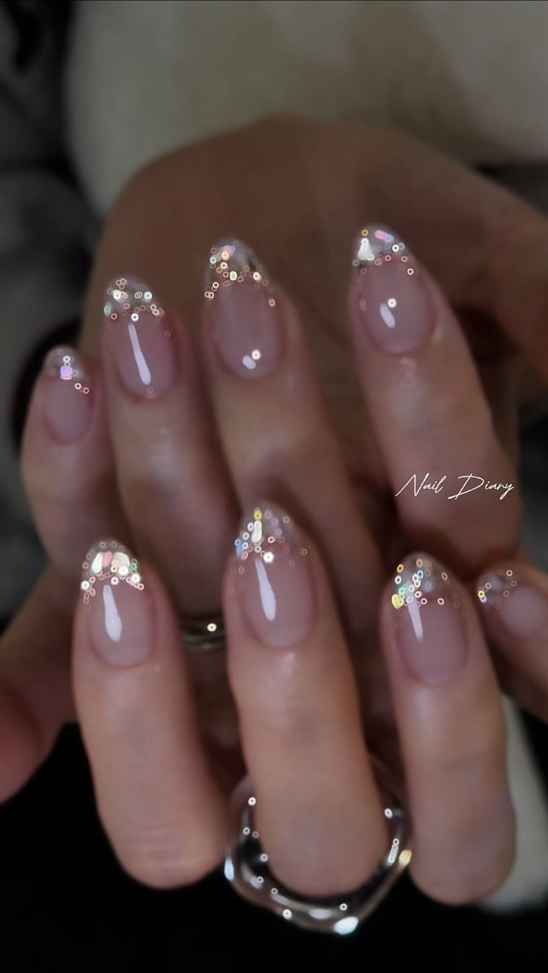 naildiary0 게시물 이미지: 넬다 고객님들 
한번씩은 꼭하시는 디쟌🤭🤍✨
확대해보면 더...